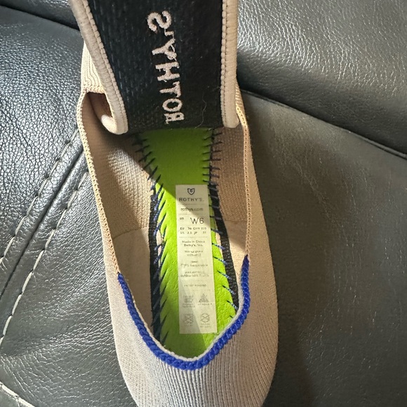Rothys flat Size W6 - Picture 9 of 9